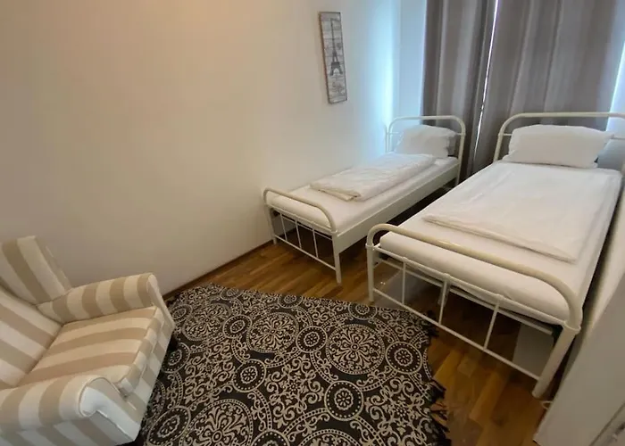 Appartement Sued- 5 Zimmer_15 Personen _ Komplett_eingerichtet Hambourg